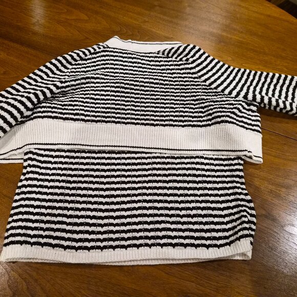 White House Black Market Twinset - Picture 5 of 6